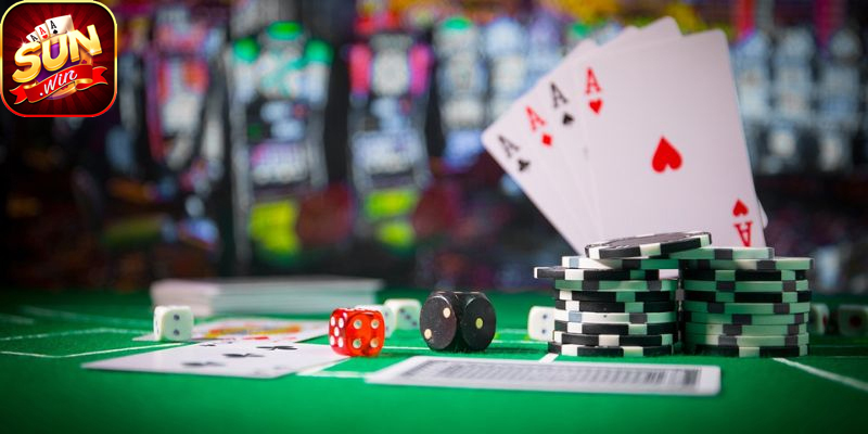 Người chơi cần sắp xếp bài thành chắn và cạ hợp lệ